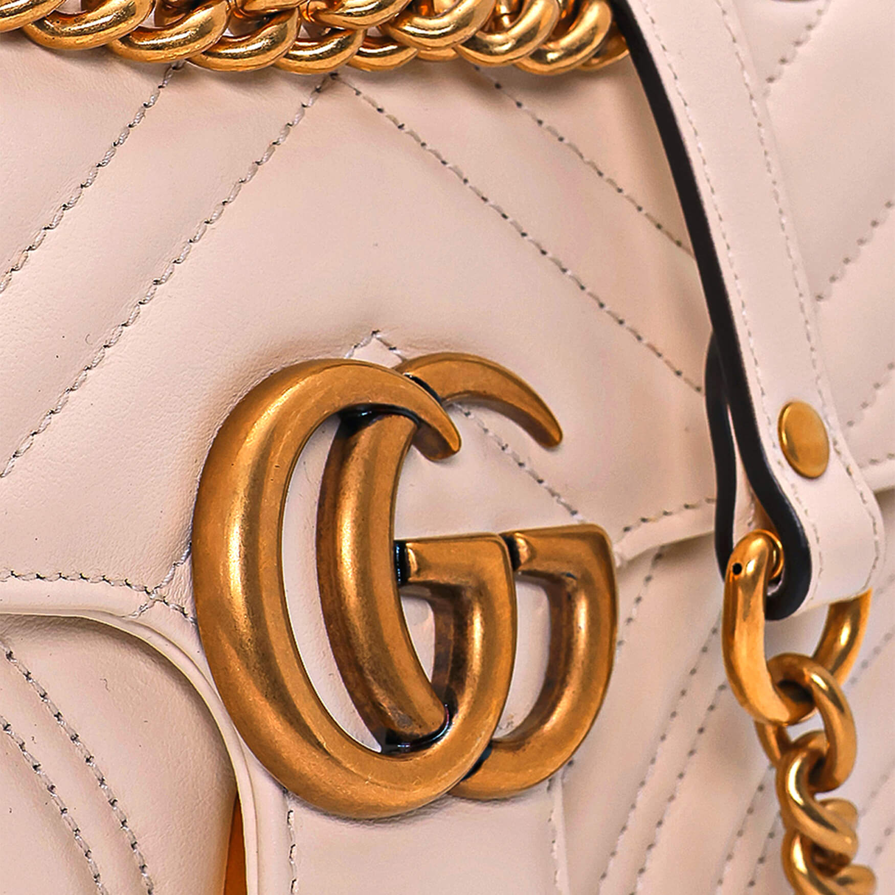 Gucci - White  GG Marmont Matelasse Small Bag
